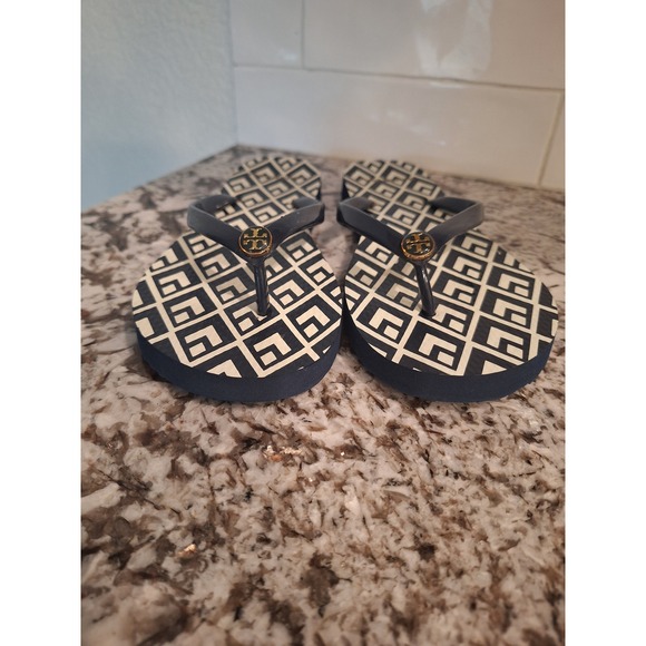 TORY BURCH BLUE & WHITE GOLD LOGO FLIP FLOPS SIZE 8 - Picture 2 of 9